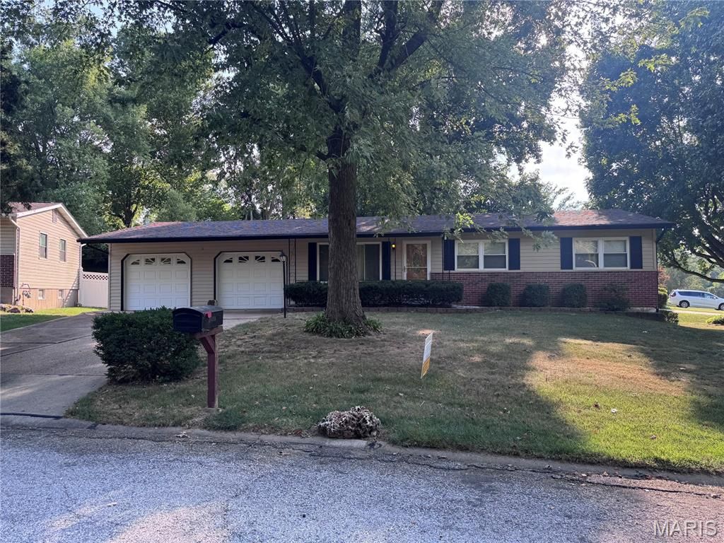 2429 Fayview Drive, St Louis, MO 63114
