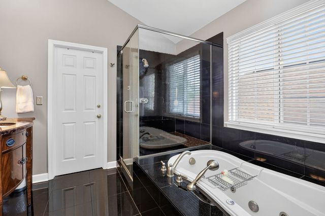 1702 Astor Avenue, Oakbrook Terrace, IL 60181