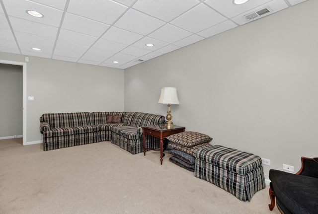 1702 Astor Avenue, Oakbrook Terrace, IL 60181