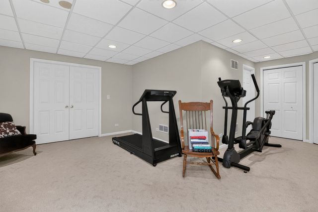 1702 Astor Avenue, Oakbrook Terrace, IL 60181
