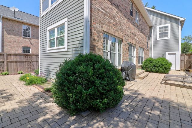 1702 Astor Avenue, Oakbrook Terrace, IL 60181