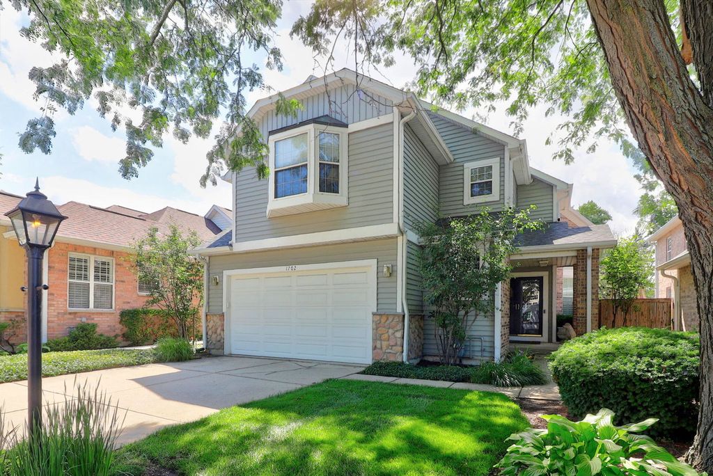 1702 Astor Avenue, Oakbrook Terrace, IL 60181