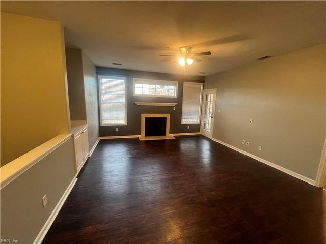 1020 Grand Oak LN, Virginia Beach, VA 23455