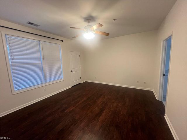 1020 Grand Oak LN, Virginia Beach, VA 23455