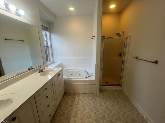 1020 Grand Oak LN, Virginia Beach, VA 23455