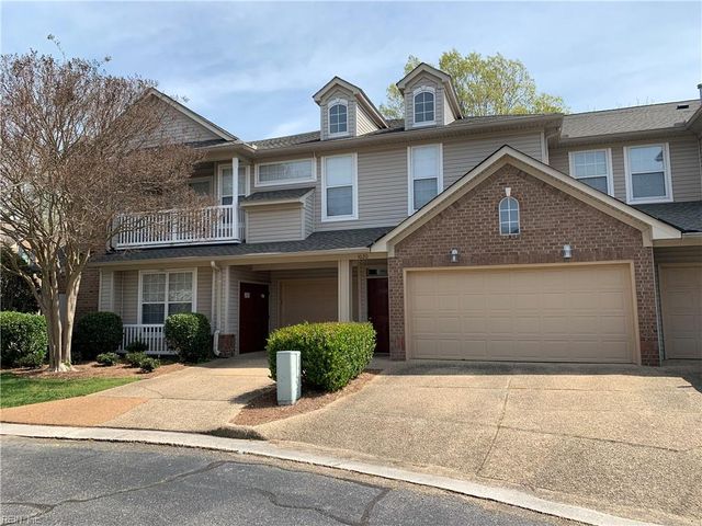 1020 Grand Oak LN, Virginia Beach, VA 23455