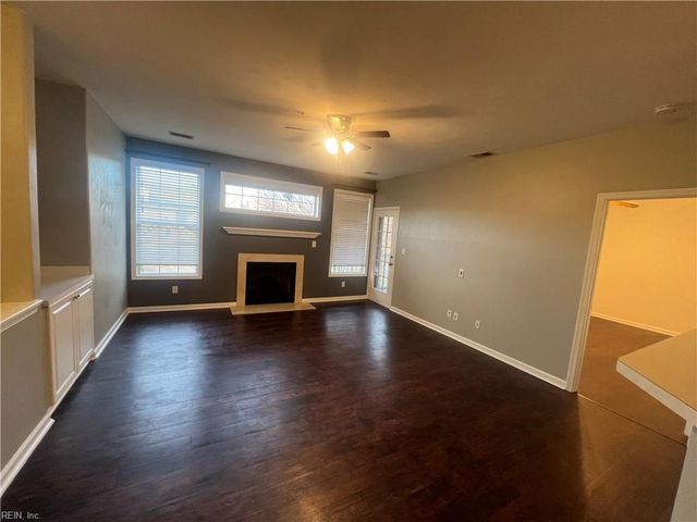 1020 Grand Oak LN, Virginia Beach, VA 23455