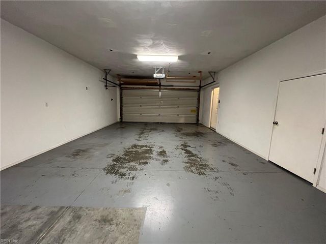 1020 Grand Oak LN, Virginia Beach, VA 23455