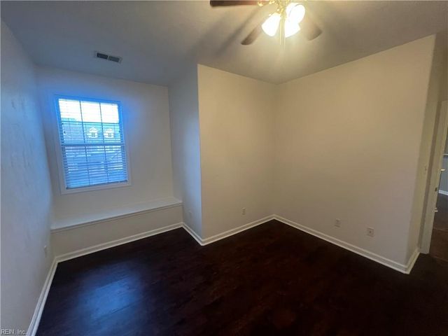 1020 Grand Oak LN, Virginia Beach, VA 23455