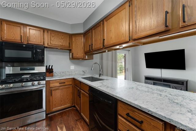 22801 Lake Boulevard, Saint Clair Shores, MI 48082