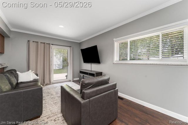 22801 Lake Boulevard, Saint Clair Shores, MI 48082