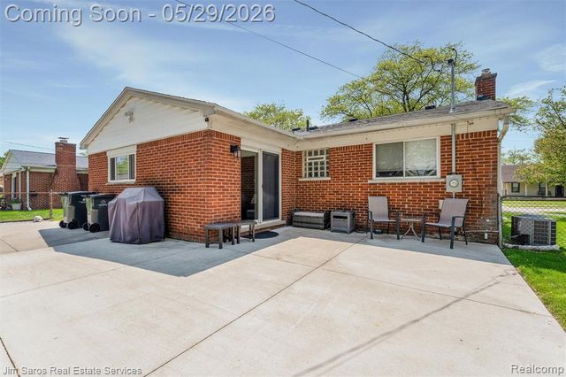 22801 Lake Boulevard, Saint Clair Shores, MI 48082
