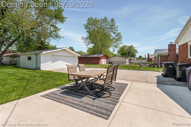 22801 Lake Boulevard, Saint Clair Shores, MI 48082