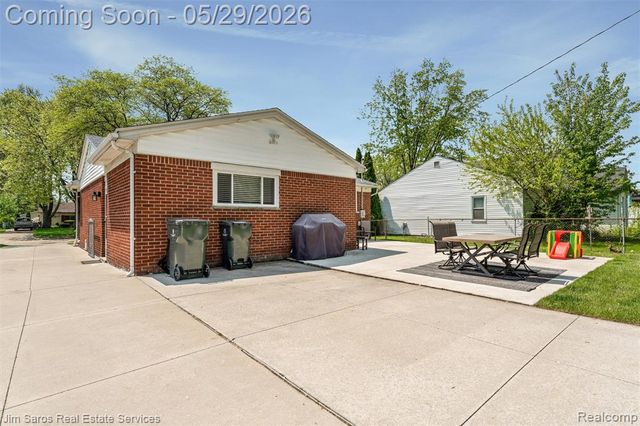 22801 Lake Boulevard, Saint Clair Shores, MI 48082