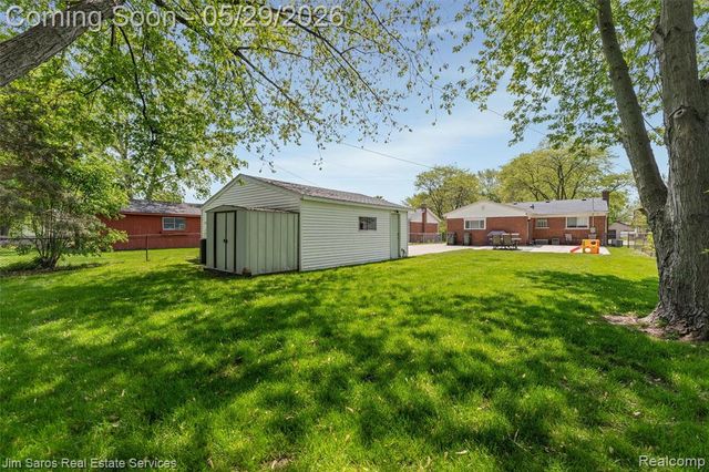 22801 Lake Boulevard, Saint Clair Shores, MI 48082