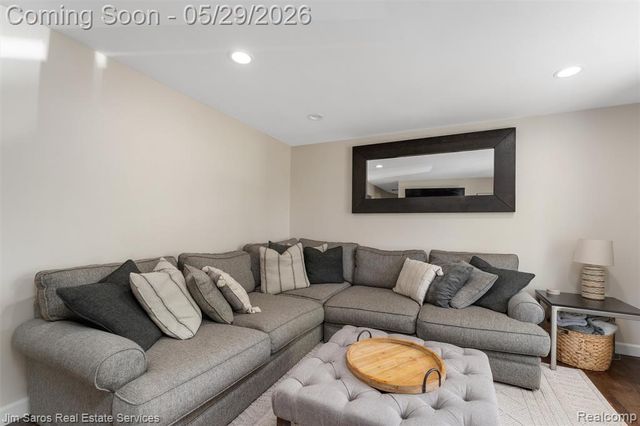 22801 Lake Boulevard, Saint Clair Shores, MI 48082