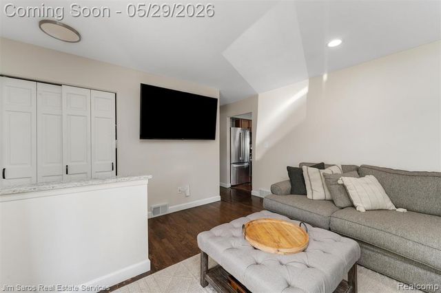 22801 Lake Boulevard, Saint Clair Shores, MI 48082
