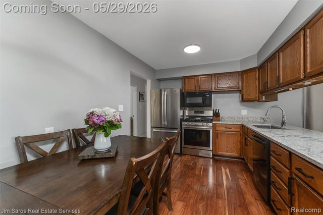 22801 Lake Boulevard, Saint Clair Shores, MI 48082