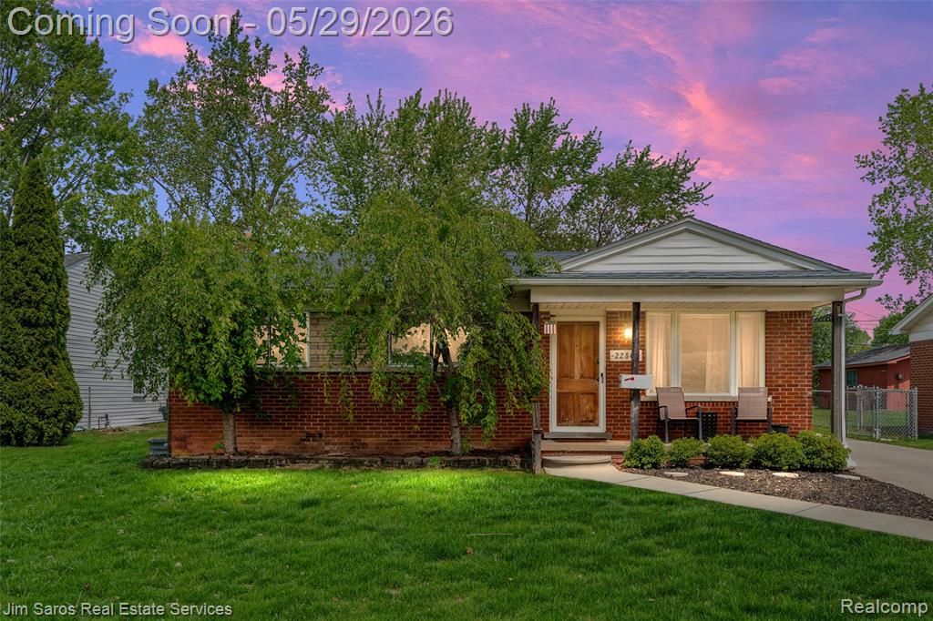 22801 Lake Boulevard, Saint Clair Shores, MI 48082
