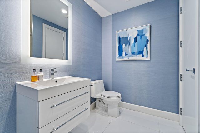 2720 Donald Ross Road 202, Palm Beach Gardens, FL 33410