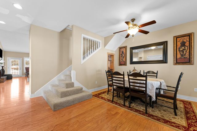 137 N Tuscany Drive, Hollister, MO 65672