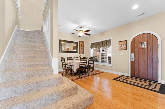 137 N Tuscany Drive, Hollister, MO 65672