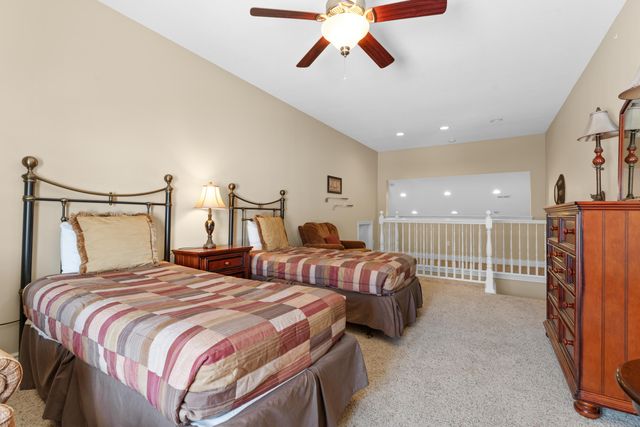 137 N Tuscany Drive, Hollister, MO 65672