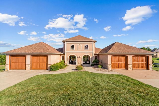 137 N Tuscany Drive, Hollister, MO 65672
