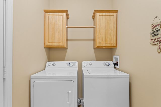 137 N Tuscany Drive, Hollister, MO 65672