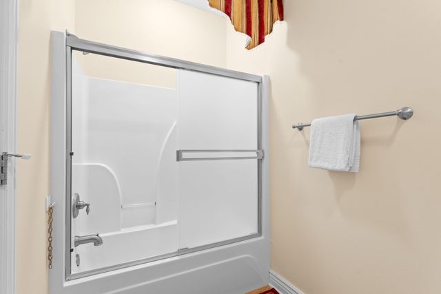 137 N Tuscany Drive, Hollister, MO 65672