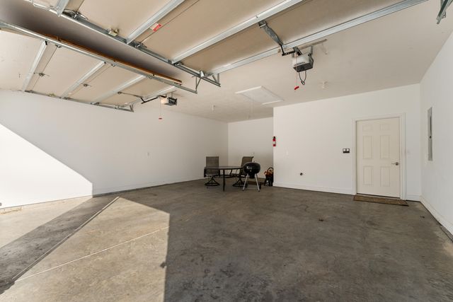 137 N Tuscany Drive, Hollister, MO 65672