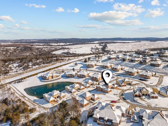 137 N Tuscany Drive, Hollister, MO 65672