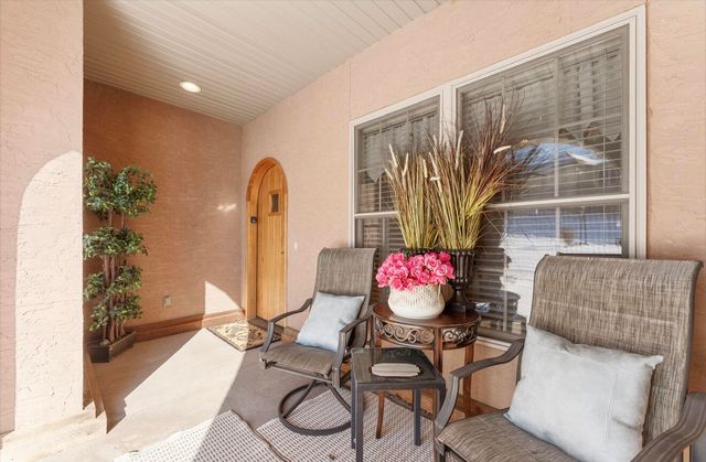 137 N Tuscany Drive, Hollister, MO 65672