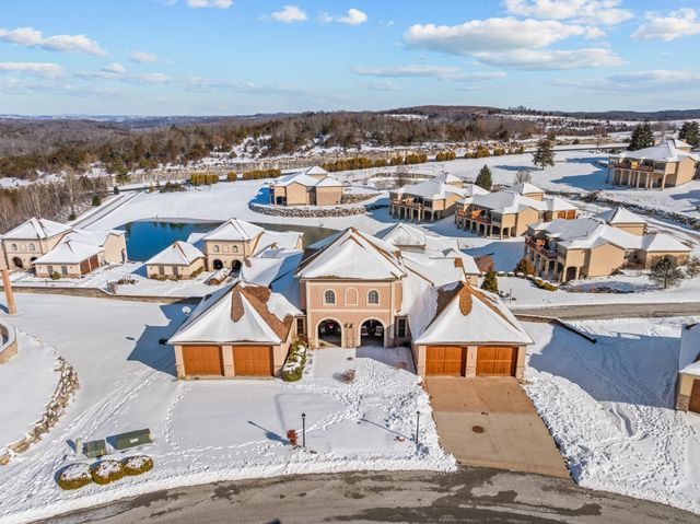 137 N Tuscany Drive, Hollister, MO 65672