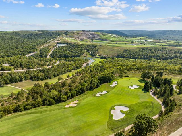 137 N Tuscany Drive, Hollister, MO 65672