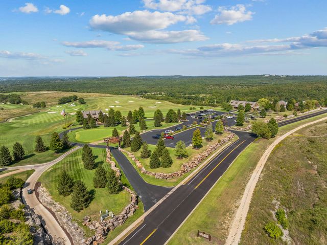 137 N Tuscany Drive, Hollister, MO 65672