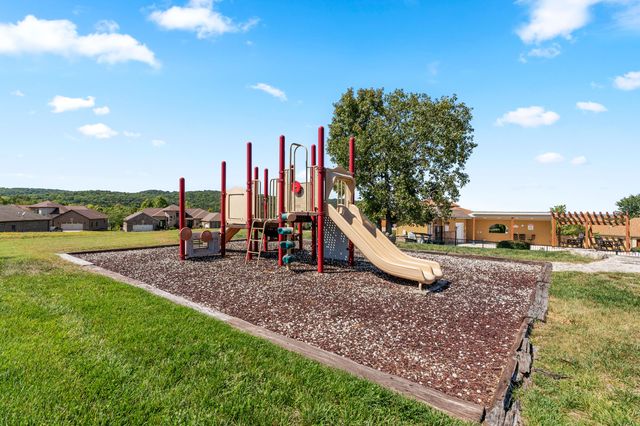 137 N Tuscany Drive, Hollister, MO 65672