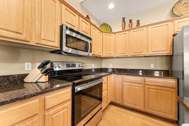 137 N Tuscany Drive, Hollister, MO 65672