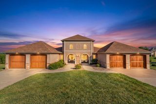 137 N Tuscany Drive, Hollister, MO 65672