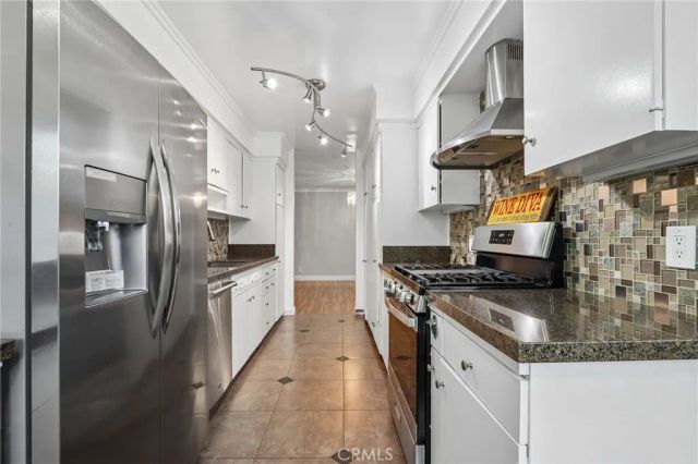 6225 Coldwater Canyon Avenue 102, North Hollywood, CA 91606