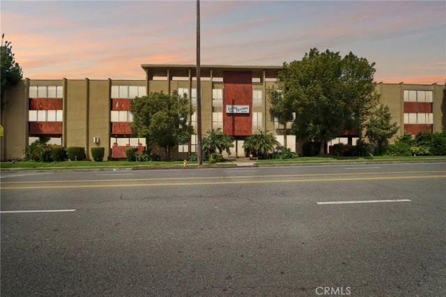 6225 Coldwater Canyon Avenue 102, North Hollywood, CA 91606