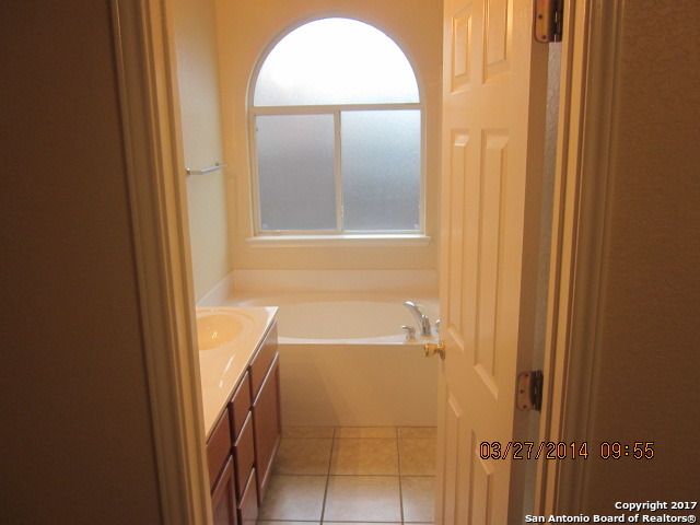 524 FOXFORD RUN DR, Schertz, TX 78108