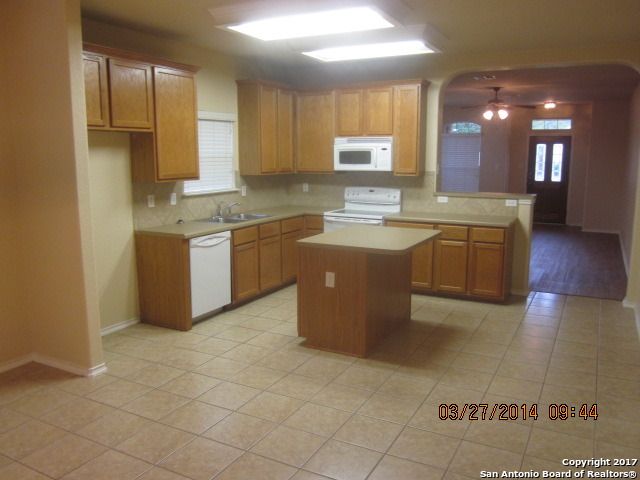524 FOXFORD RUN DR, Schertz, TX 78108