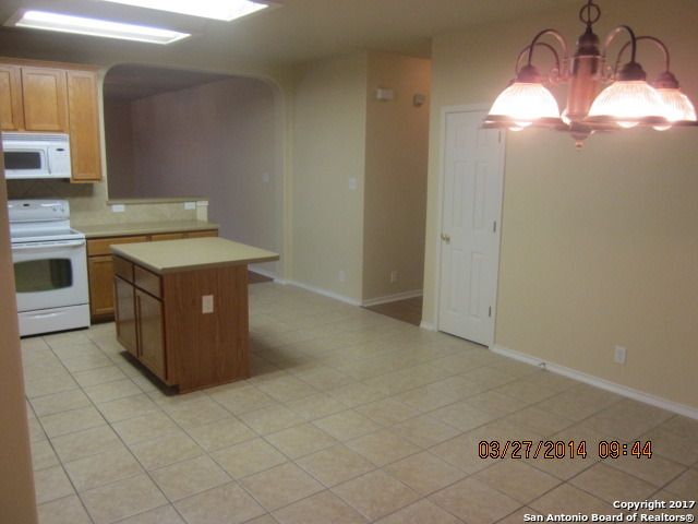 524 FOXFORD RUN DR, Schertz, TX 78108