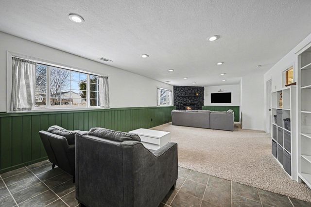 740 Heritage Lane, Belle Plaine, MN 56011