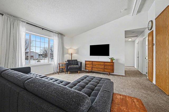 740 Heritage Lane, Belle Plaine, MN 56011