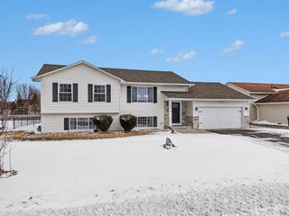 740 Heritage Lane, Belle Plaine, MN 56011