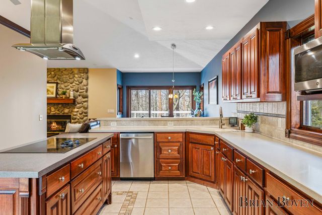 6817 Martin View Street NE, Rockford, MI 49341