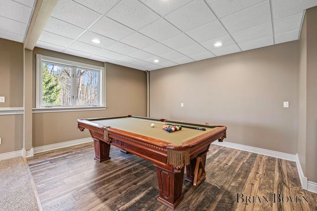 6817 Martin View Street NE, Rockford, MI 49341