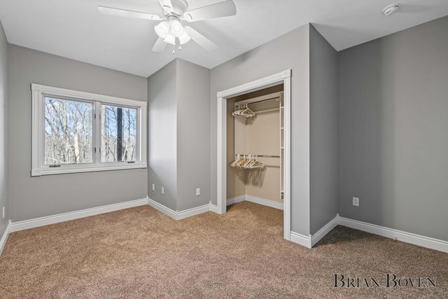 6817 Martin View Street NE, Rockford, MI 49341